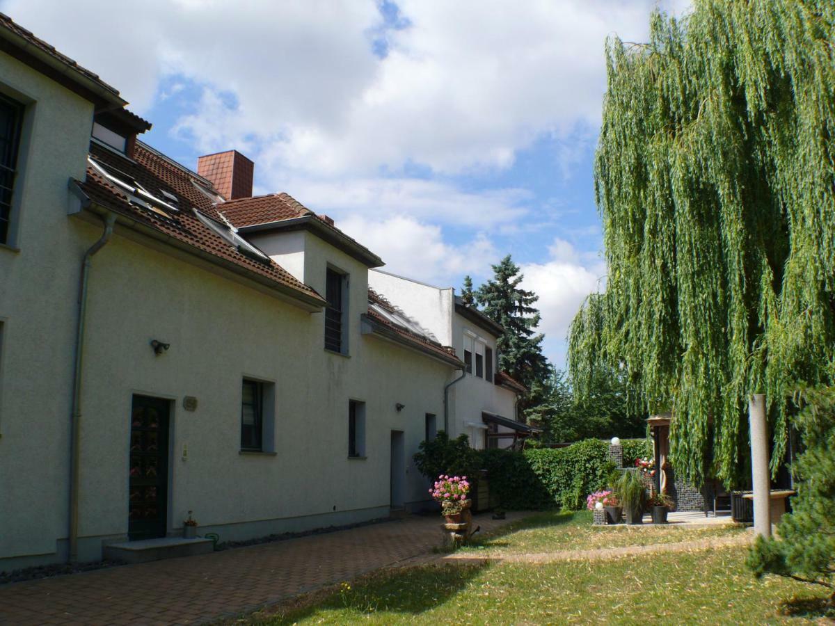 Apartment Im Gruenen Mit Anbindung Ans Zentrum Erfurt Exterior photo